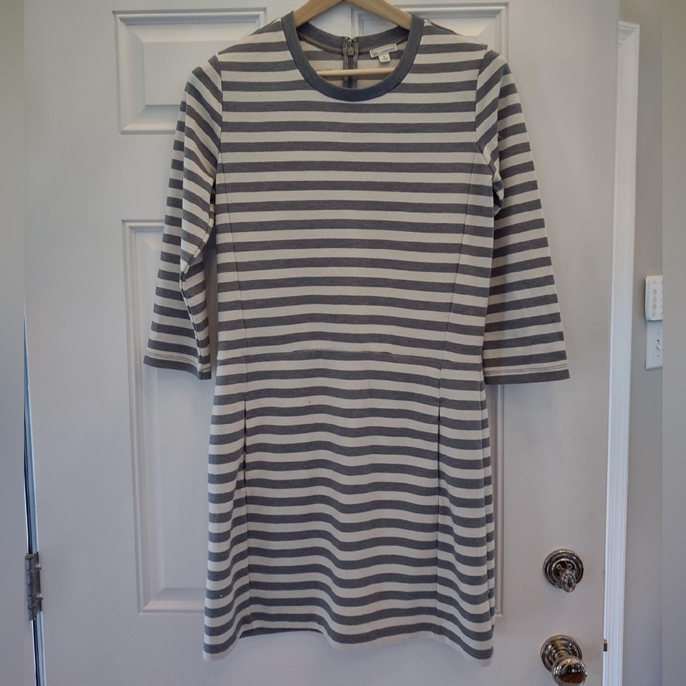 GAP - Grey and White Striped Long-Sleeve Dress - M